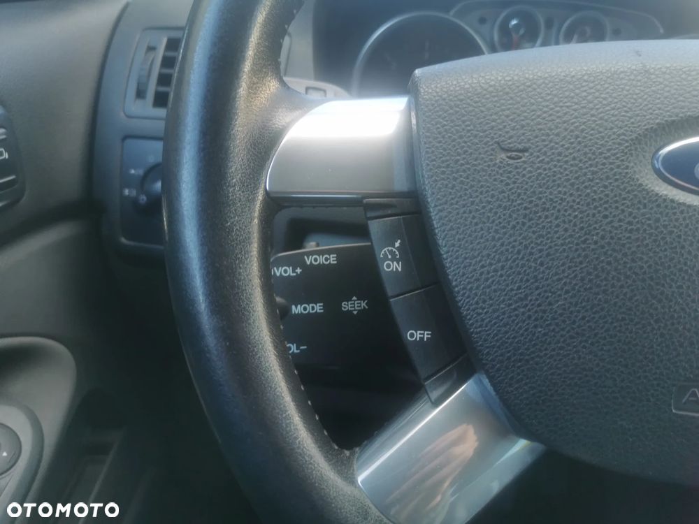 Ford Kuga 2.0 TDCi 4x4 Titanium - 14