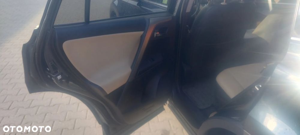 Toyota RAV4 2.0 D-4D Prestige - 11