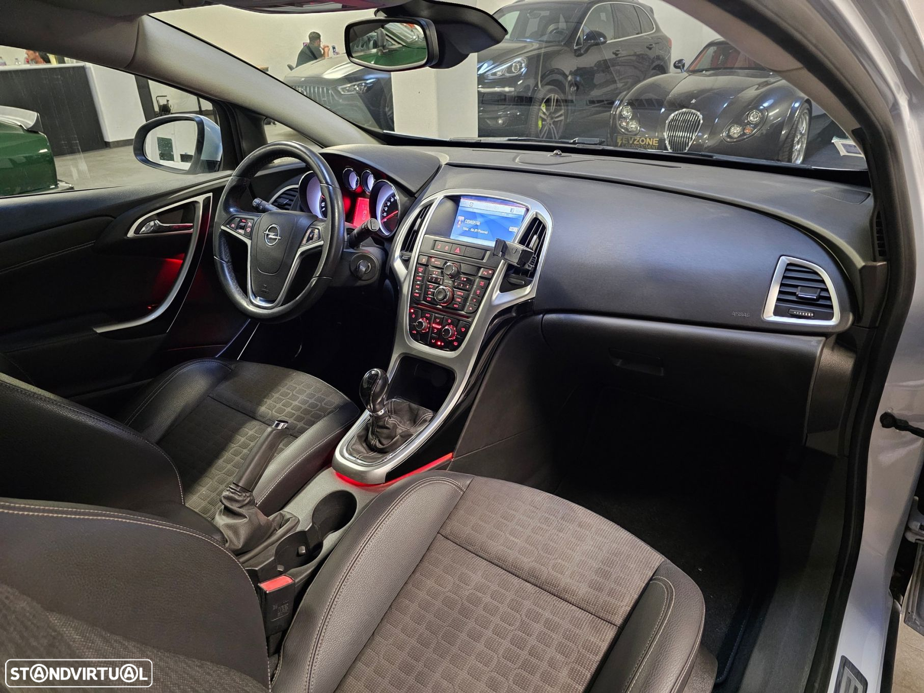 Opel Astra GTC 1.4 Turbo - 16