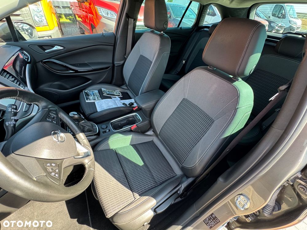Opel Astra 1.2 Turbo Business Elegance - 11
