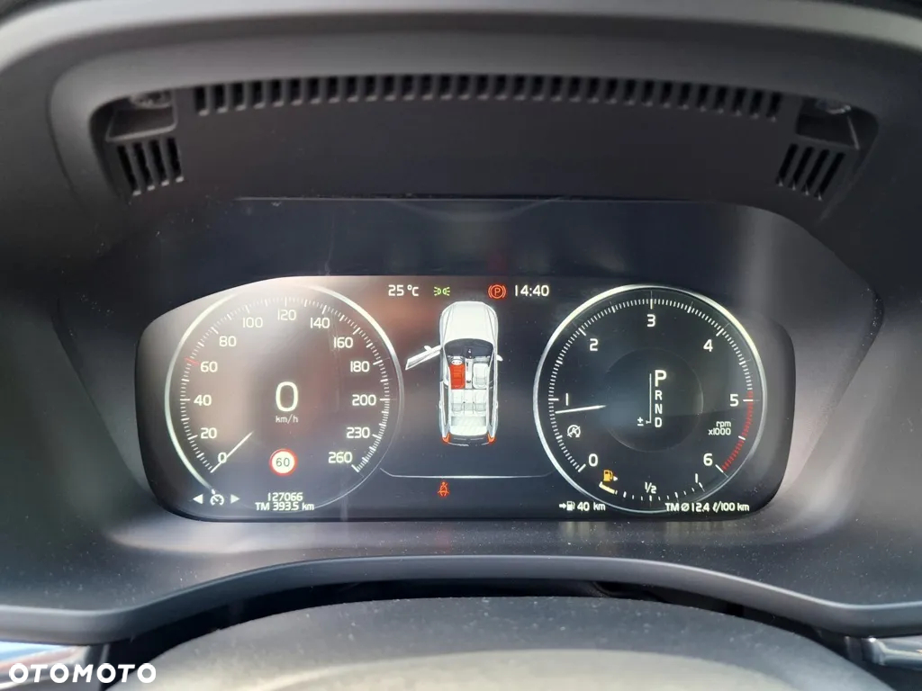 Volvo XC 60 D4 R-Design - 32