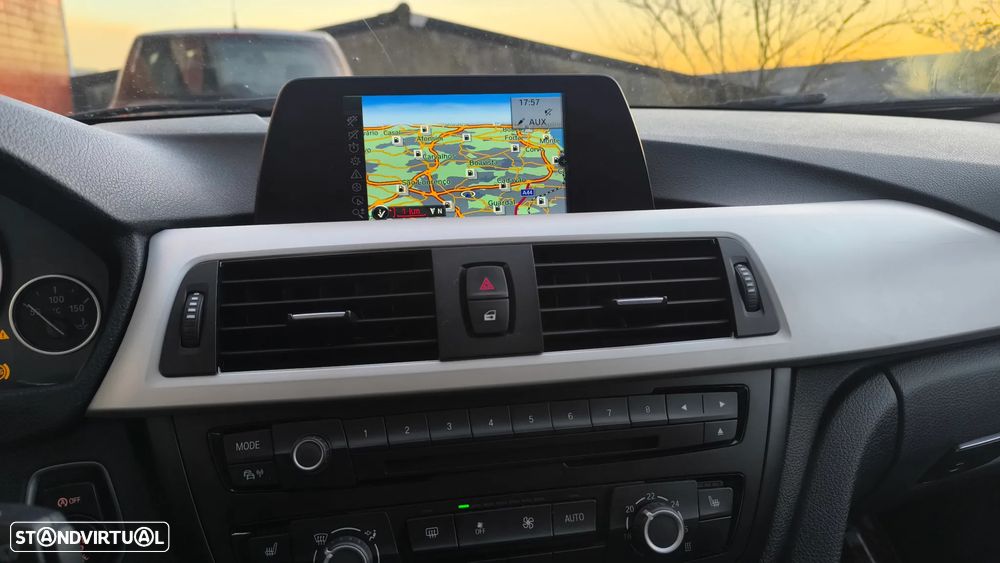 BMW 318 d Touring Line Luxury - 6