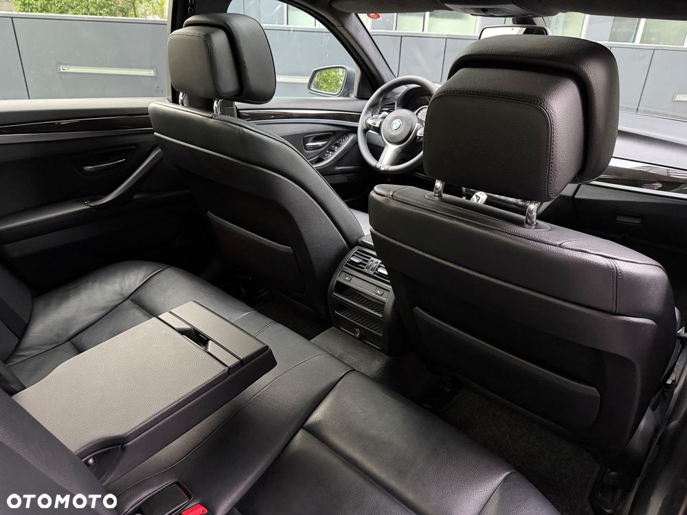BMW Seria 5 528i xDrive - 17