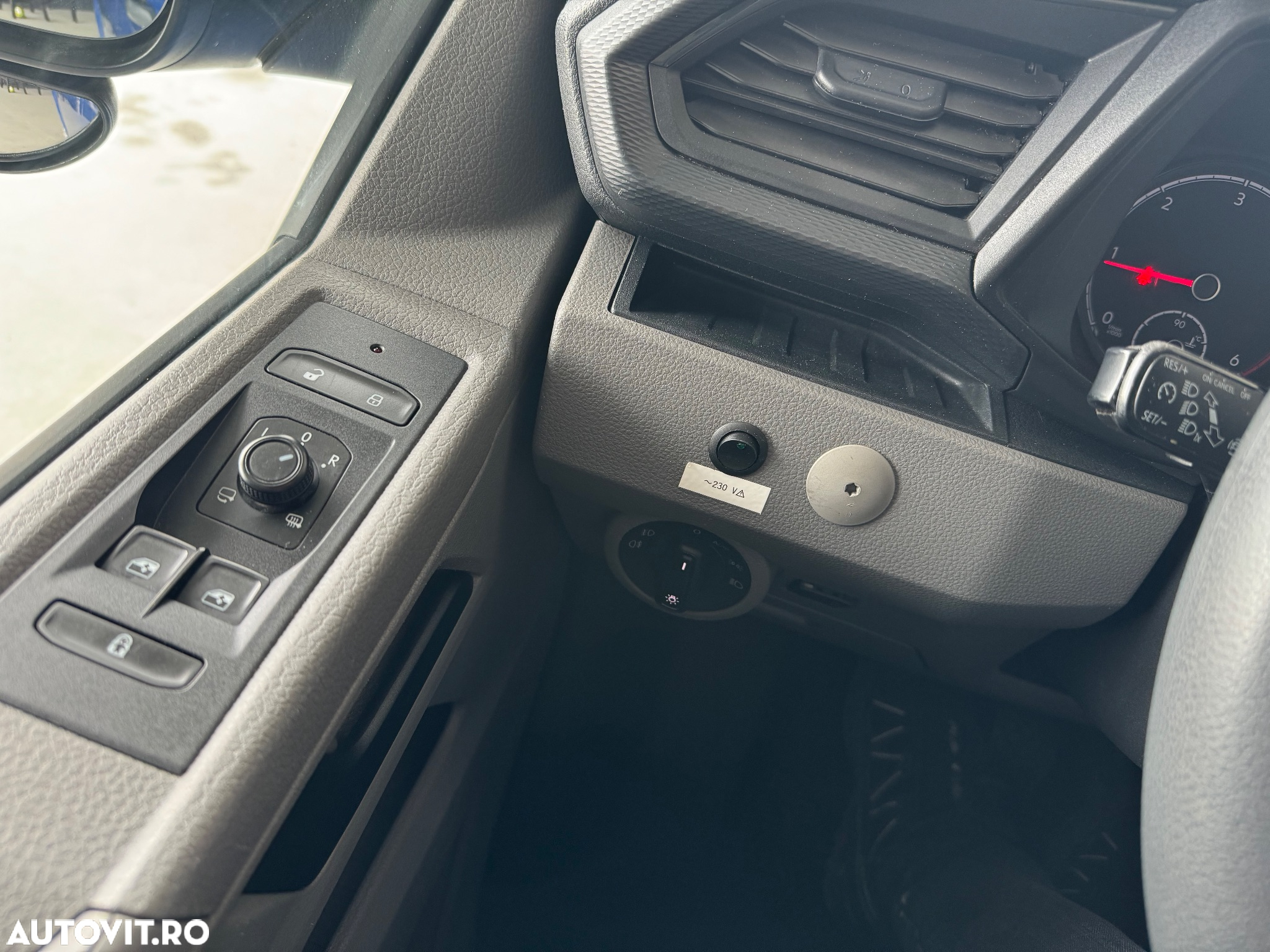 Volkswagen Transporter T6.1 - 23