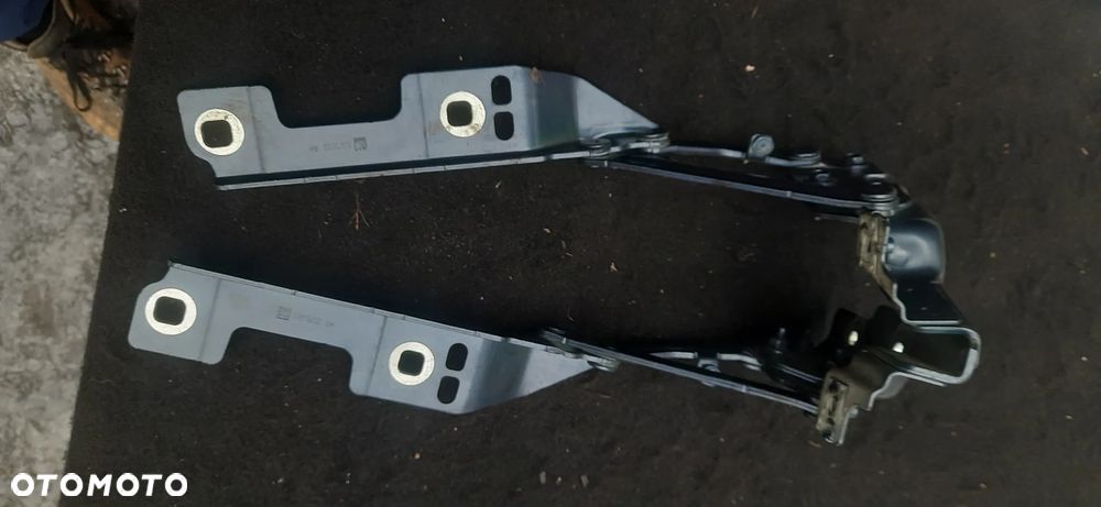 Opel Astra J hb Lakier z22a Drzwi prawy tył  Klapa tył   Deska Kokpit Poduszka deski i kierownicy Szyba Przód z sensorem _ czujnikiem Zawiasy przedniej  maski 20879202 lewy 20879203 prawy - 22