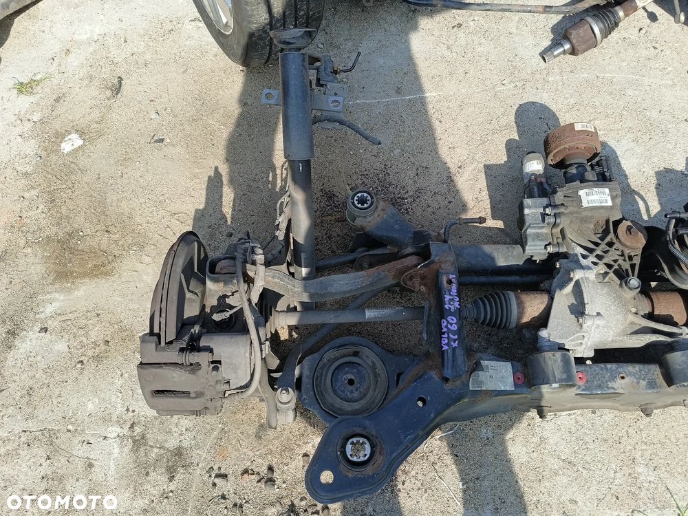 VOLVO XC60 I LIFT 2017R 2.4 D5 AWD  BELKA ZAWIESZENIA TYŁ KOMPLETNA DYFER P1216688 - 2