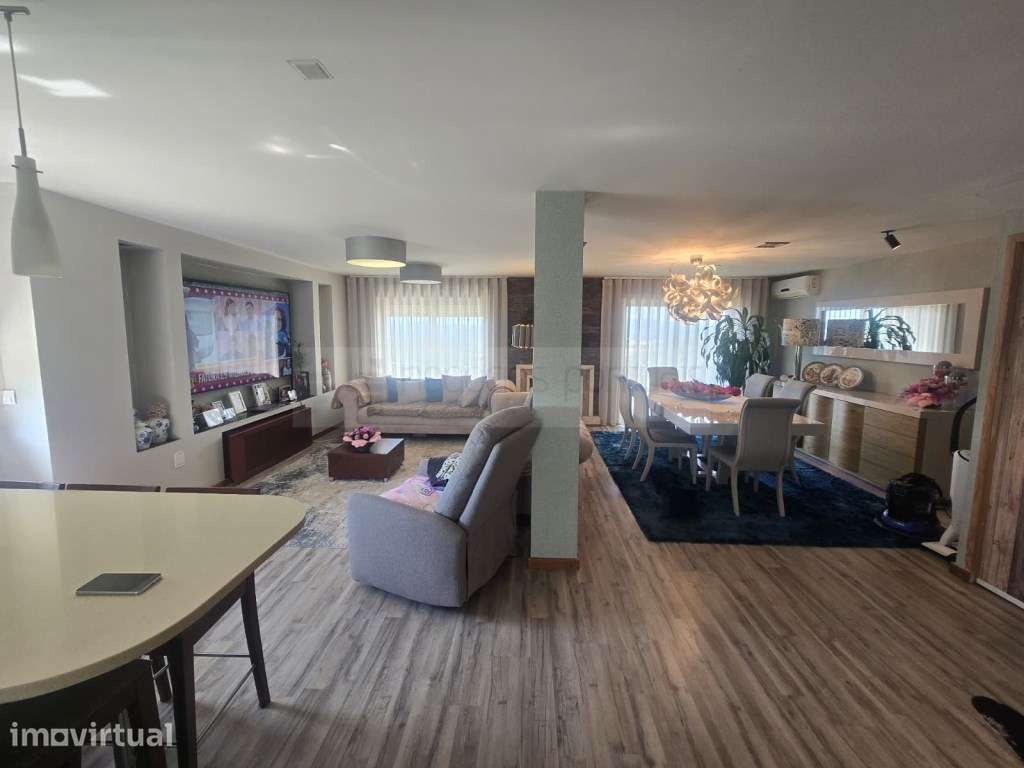 Moradia Gaveto T3 mais escritório e um apartamento T2 - Grande imagem: 3/40