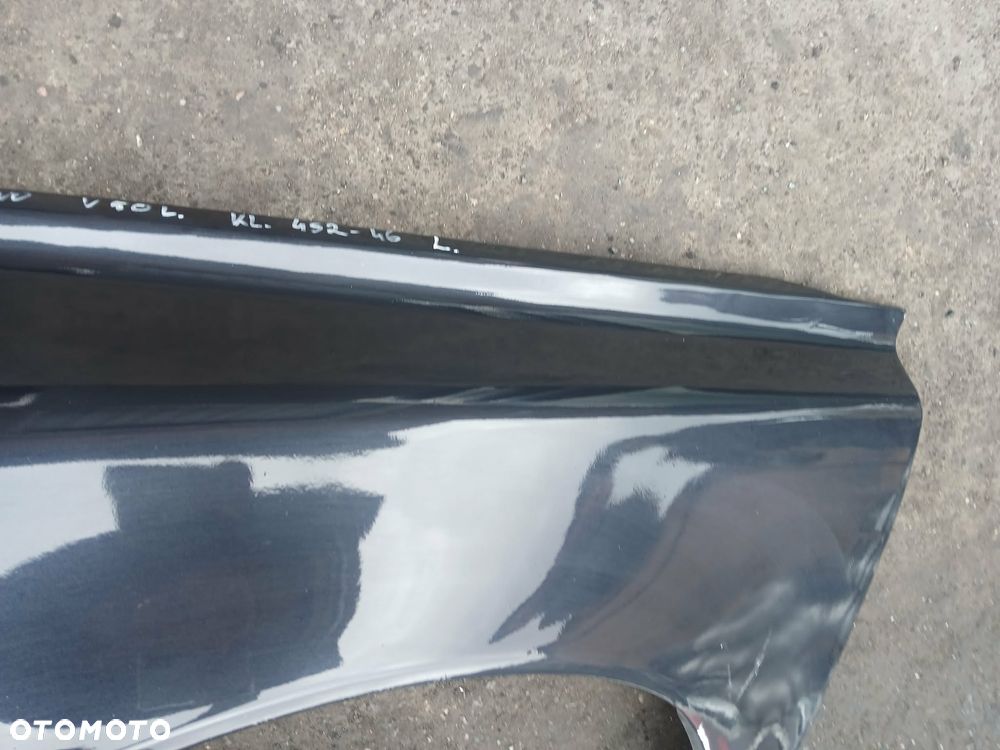 Volvo V50 Błotnik lewy kod lakieru 452-46 - 3