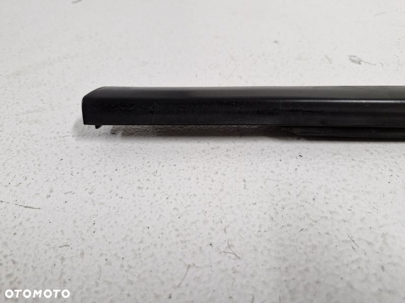 fiat 500x listwa zgarniająca drzwi lewy przód lewa przednia czarna - 3
