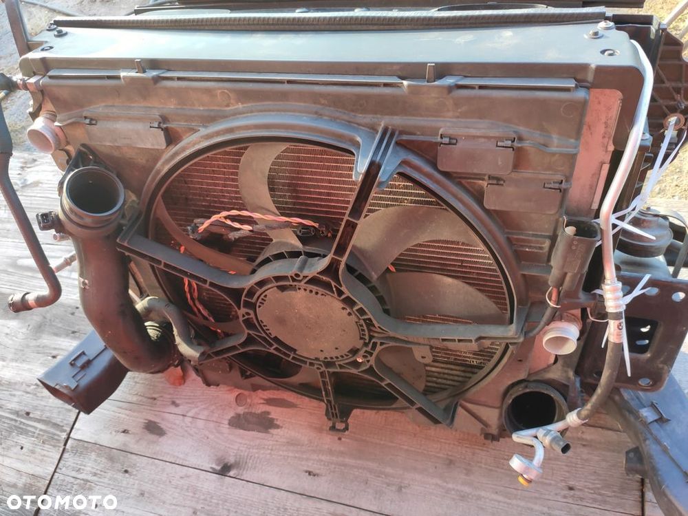 BMW X5 E70 3.0D M57 AUTOMAT PAS PRZEDNI WZMOCNIENIE CHŁODNICE WENTYLATOR - 11