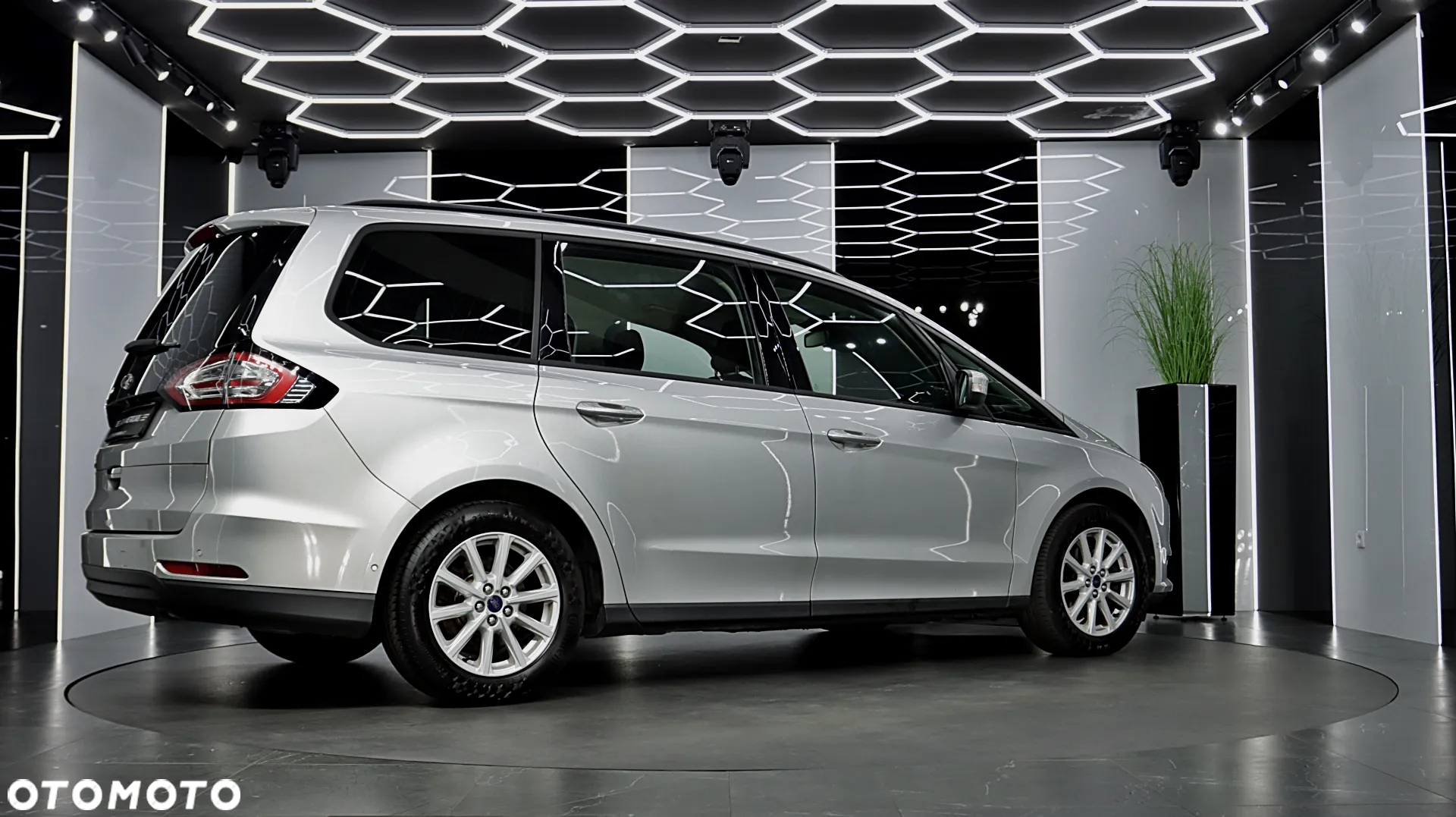 Ford Galaxy - 9