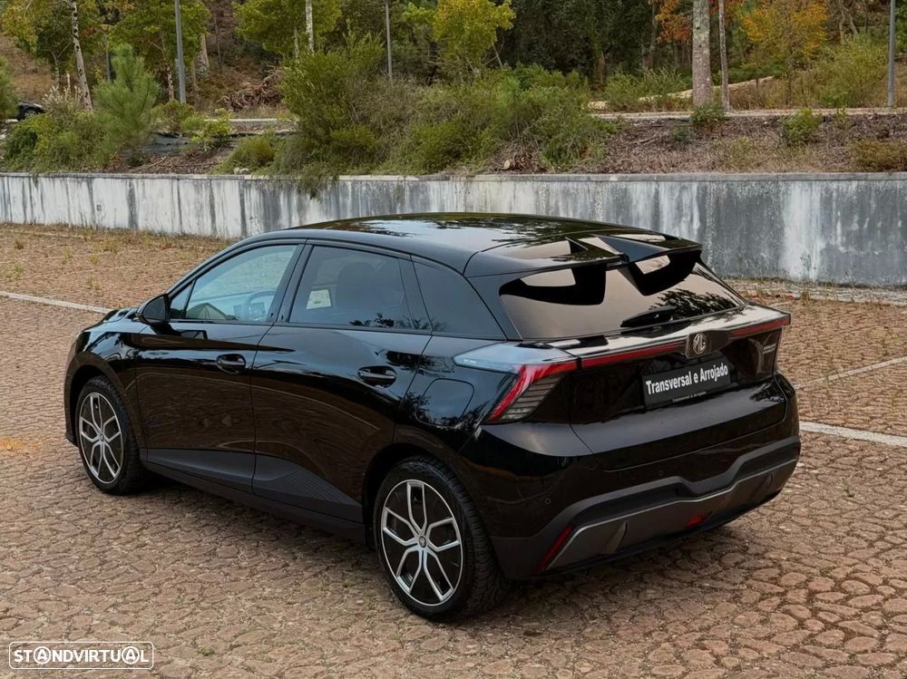 MG MG4 64 kWh Luxury - 17
