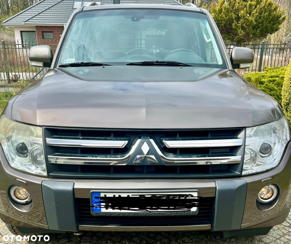 Mitsubishi Pajero - 2