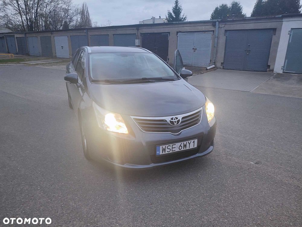 Toyota Avensis - 5