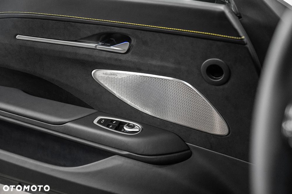 Aston Martin Vantage - 9