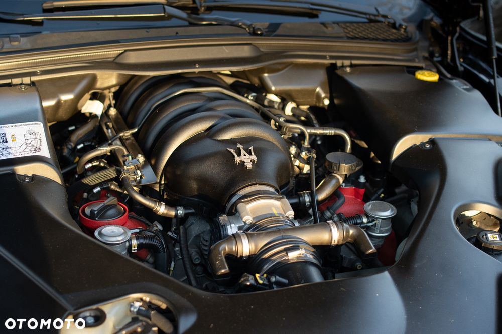 Maserati GranTurismo S - 11
