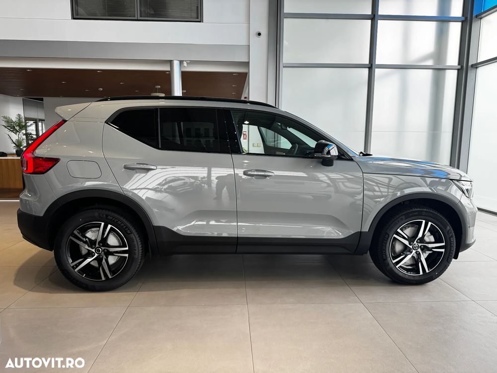 Volvo XC 40 B3 AT FWD MHEV Plus Dark - 4