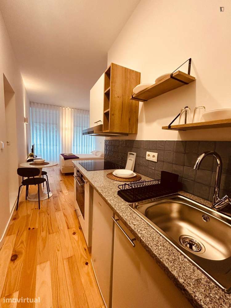 Residência com 4 quartos - localizado em Sé Porto - Grande imagem: 4/5