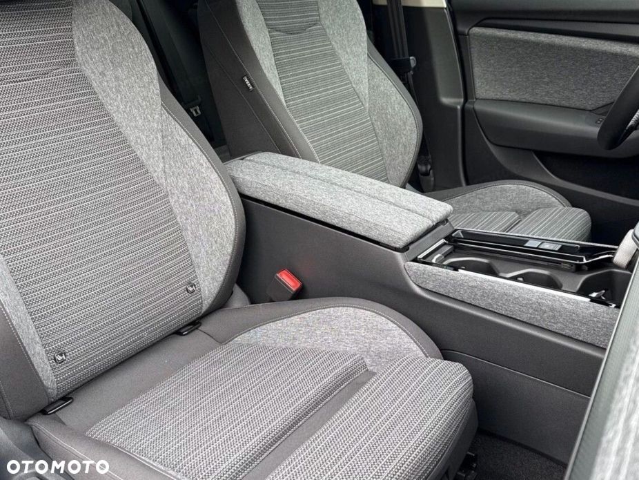 Skoda Superb 2.0 TDI SCR Drive DSG - 9
