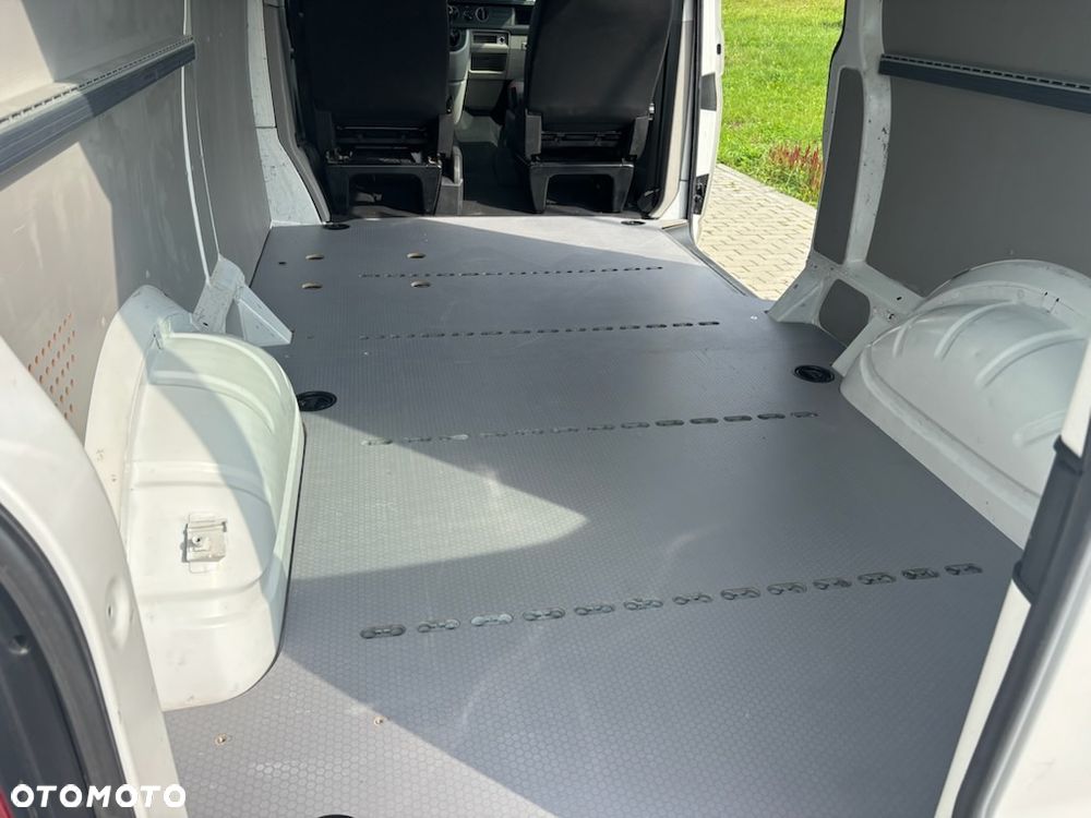 Volkswagen Transporter - 16