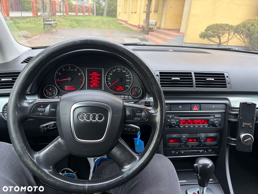 Audi A4 Limousine - 28