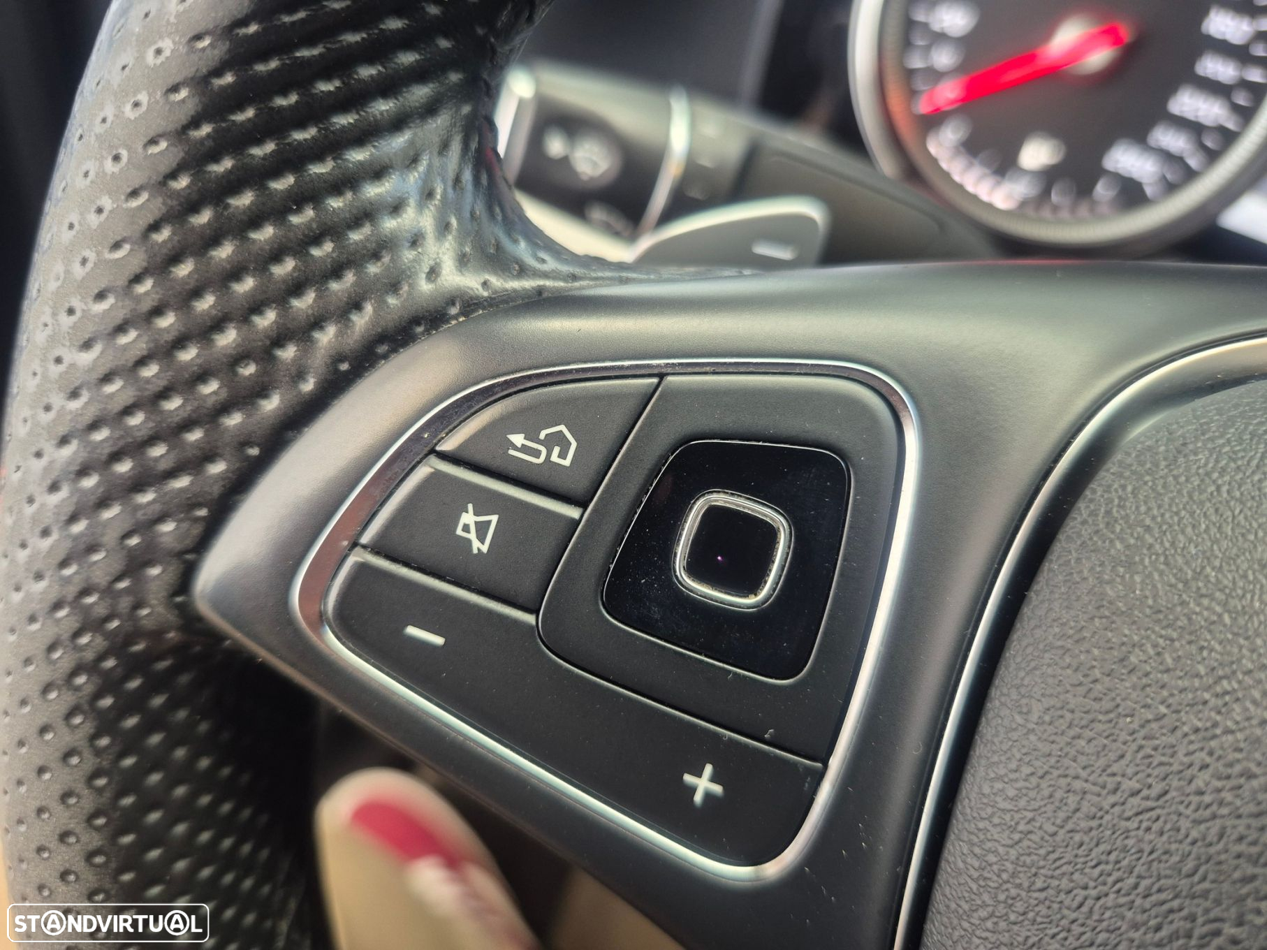 Mercedes-Benz E 220 d Exclusive Line - 12
