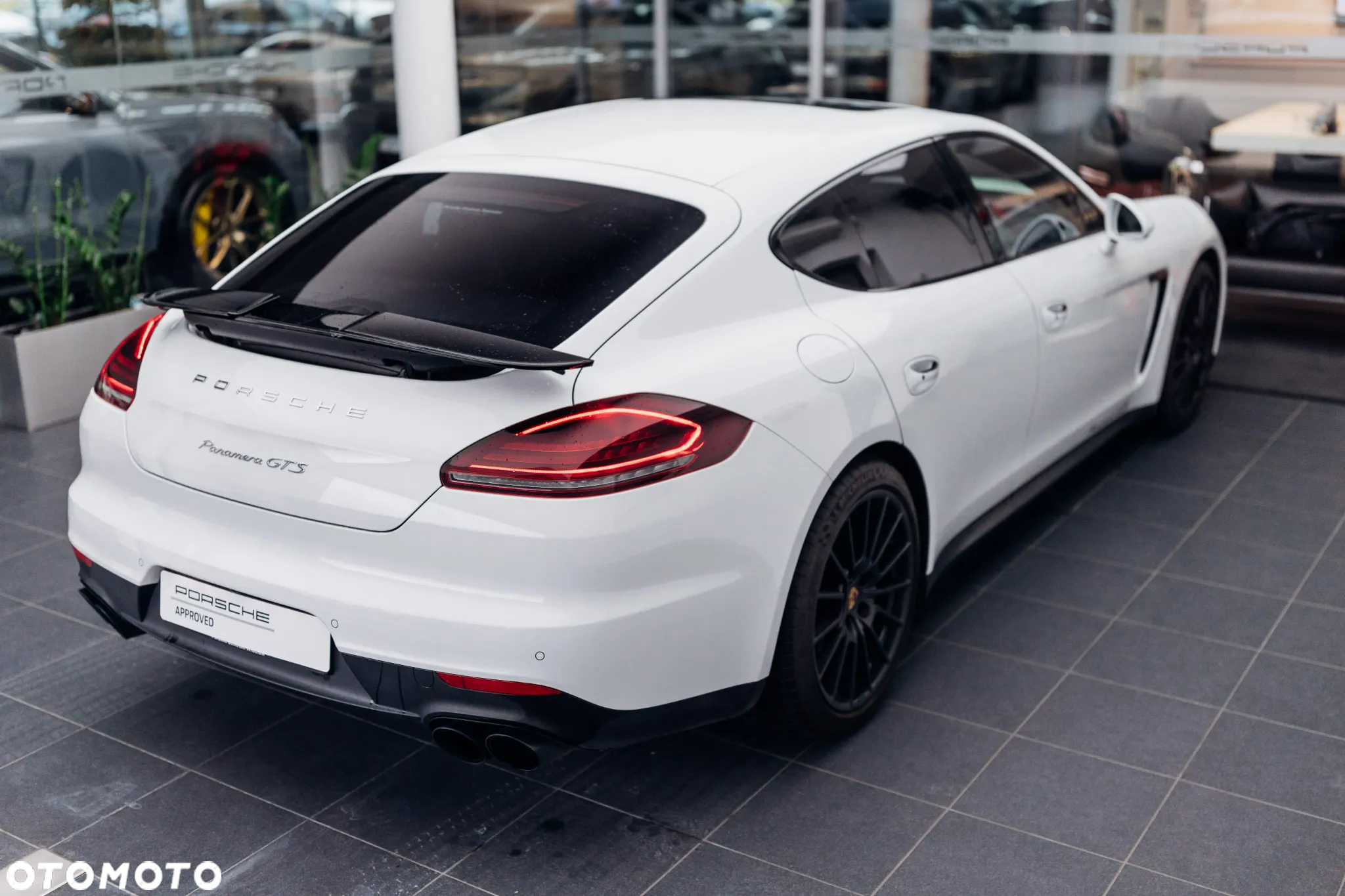 Porsche Panamera GTS - 9