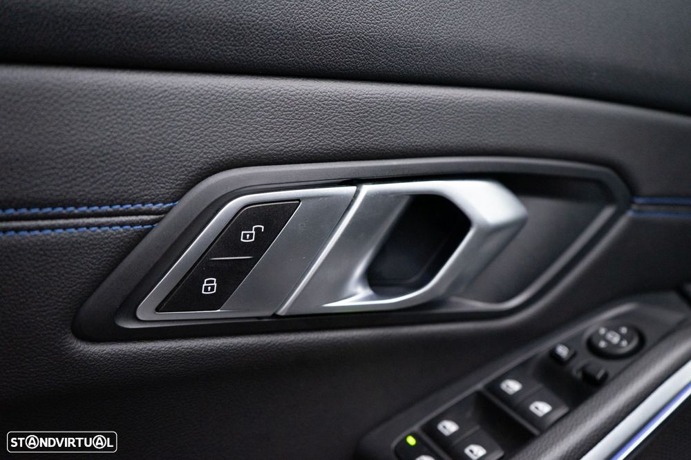 BMW 320 d Touring Pack M Shadow Auto - 23