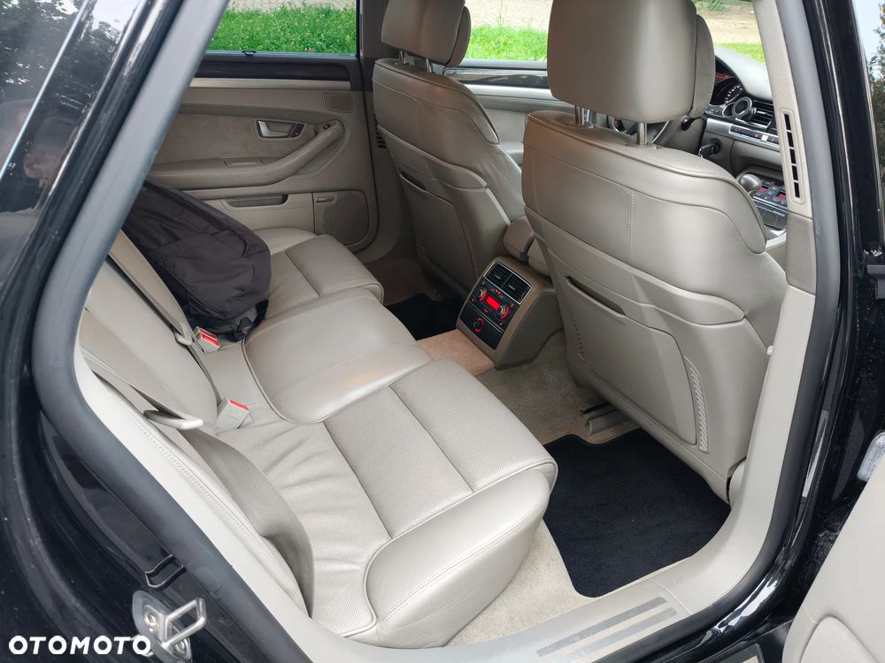 Audi S8 - 12