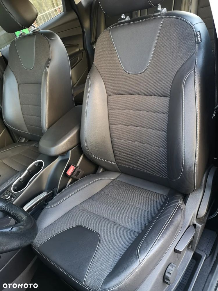 Ford Kuga 1.5 EcoBoost 2x4 Trend - 21