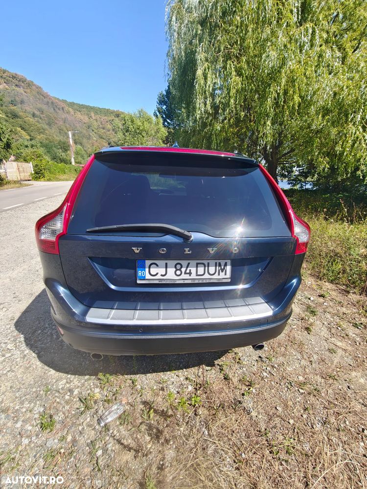 Volvo XC 60 2.4D AWD Momentum - 8