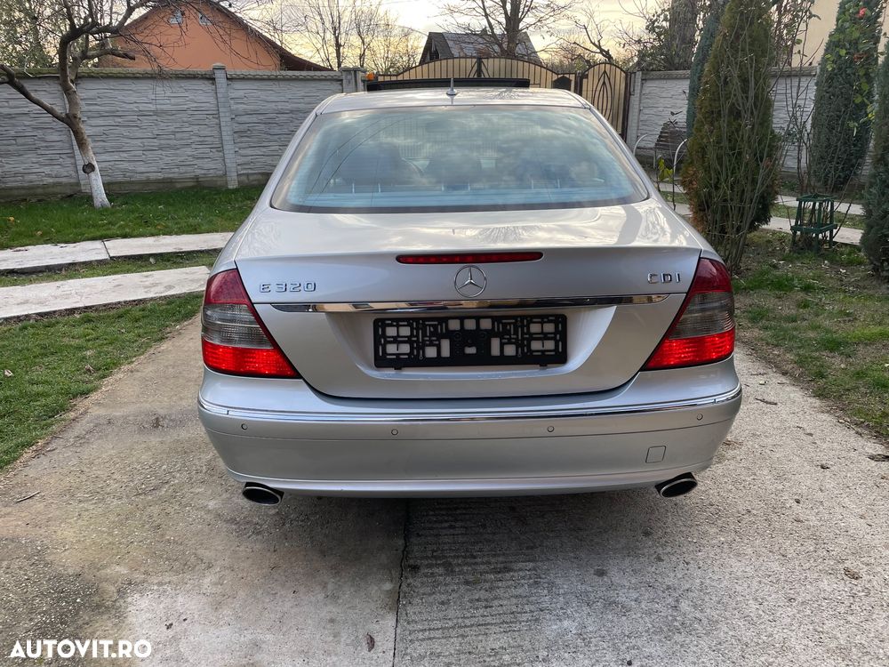 Mercedes-Benz E - 11