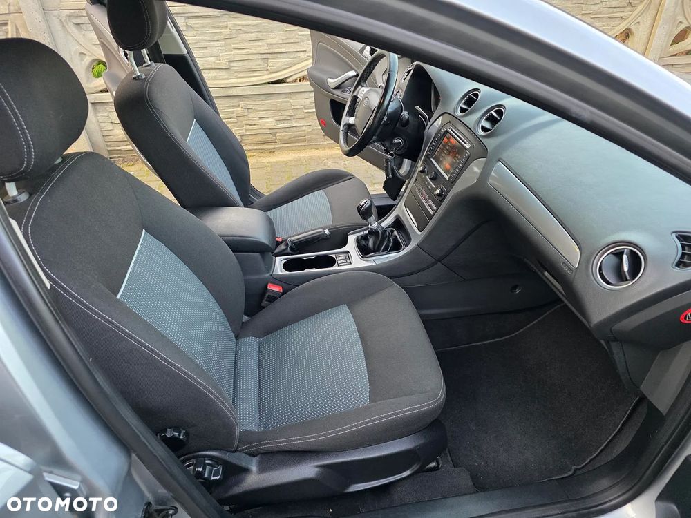 Ford Mondeo 2.0 TDCi Ambiente - 26