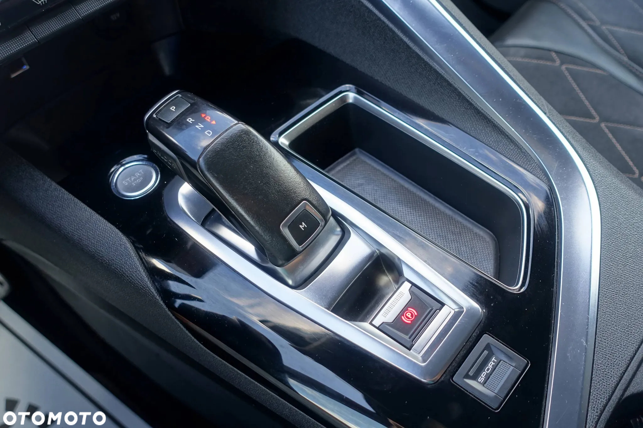 Peugeot 5008 BlueHDI 180 EAT8 GT - 23