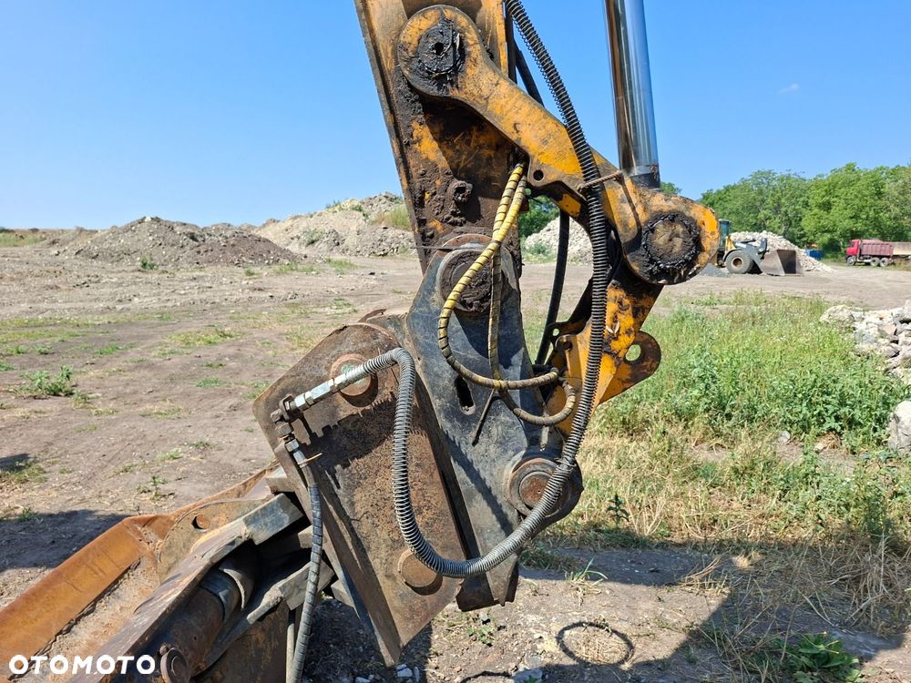 JCB Js 210 Lc - 24