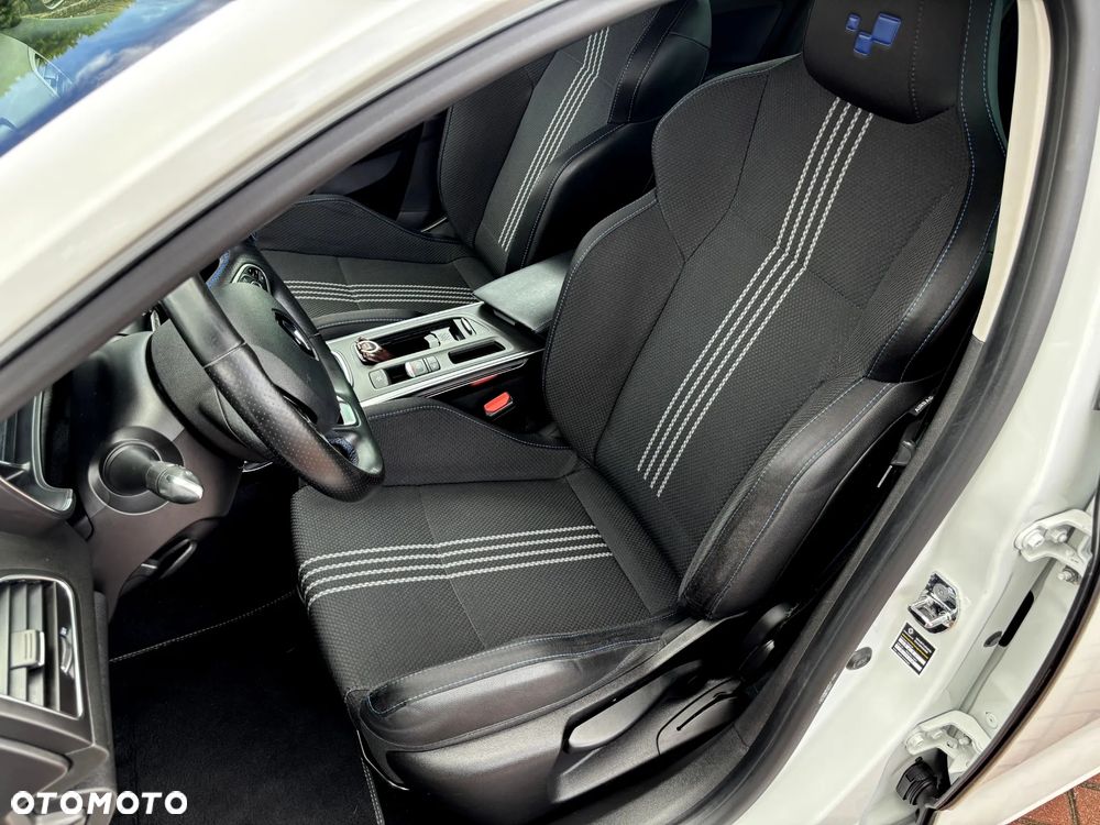 Renault Megane ENERGY TCe 130 GT LINE - 14