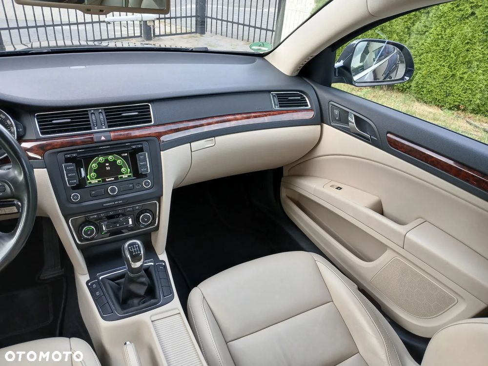 Skoda Superb 2.0 TDI Exclusive - 32
