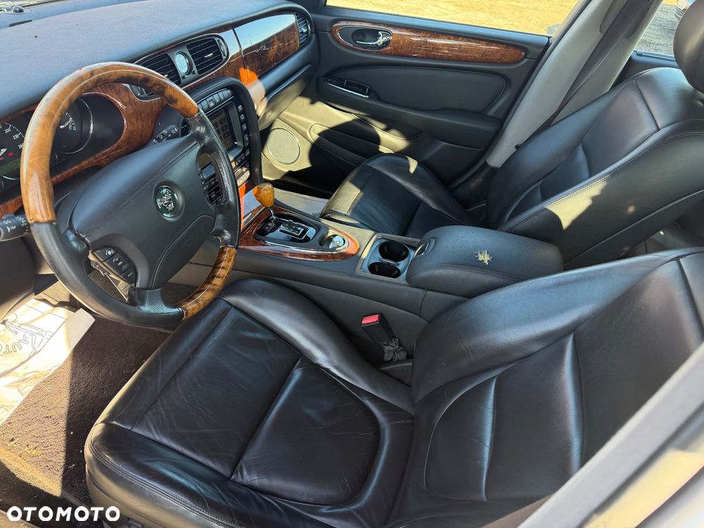 Jaguar XJ XJ8 4.2 LWB - 10