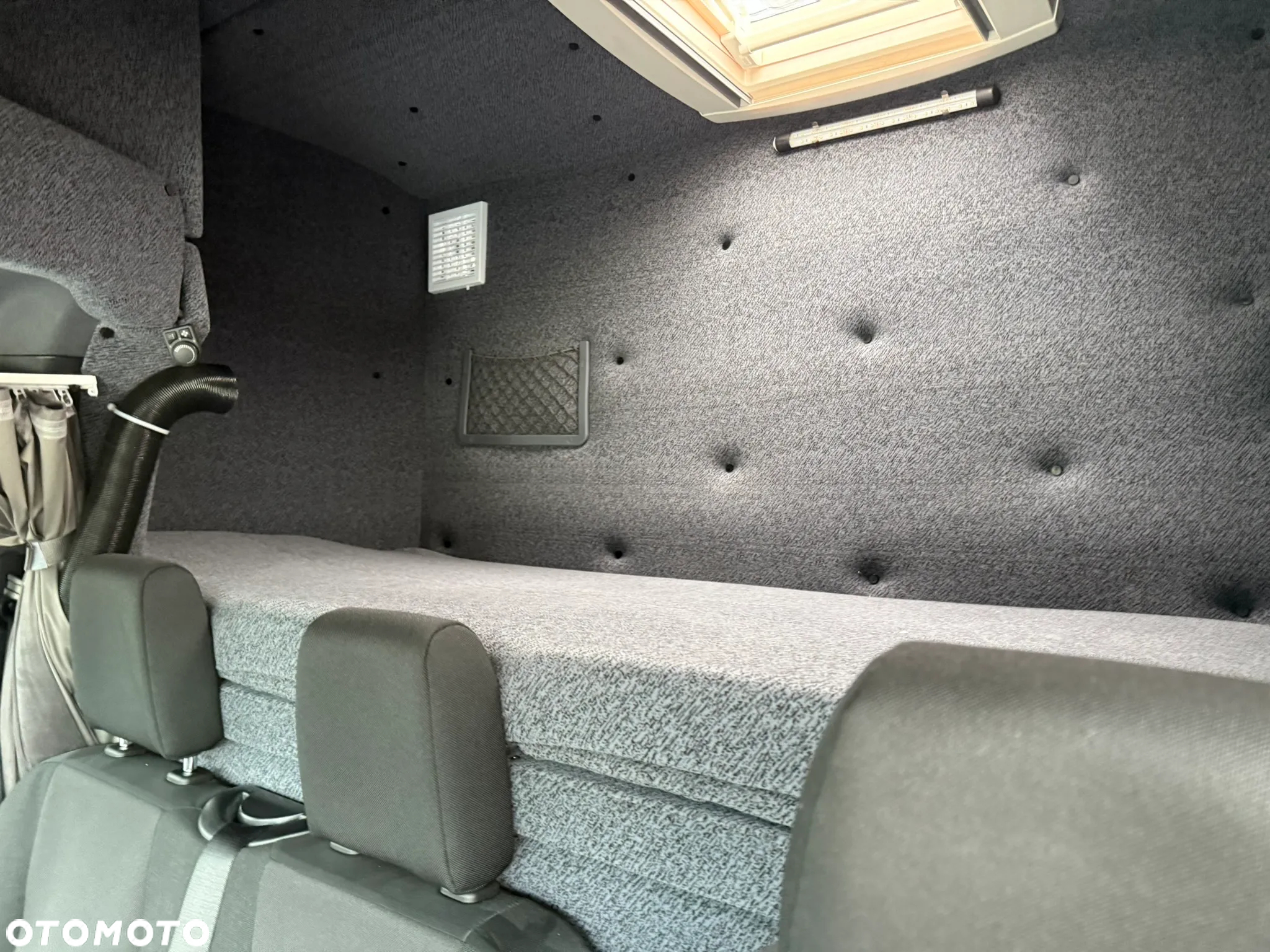 Mercedes-Benz Sprinter - 13