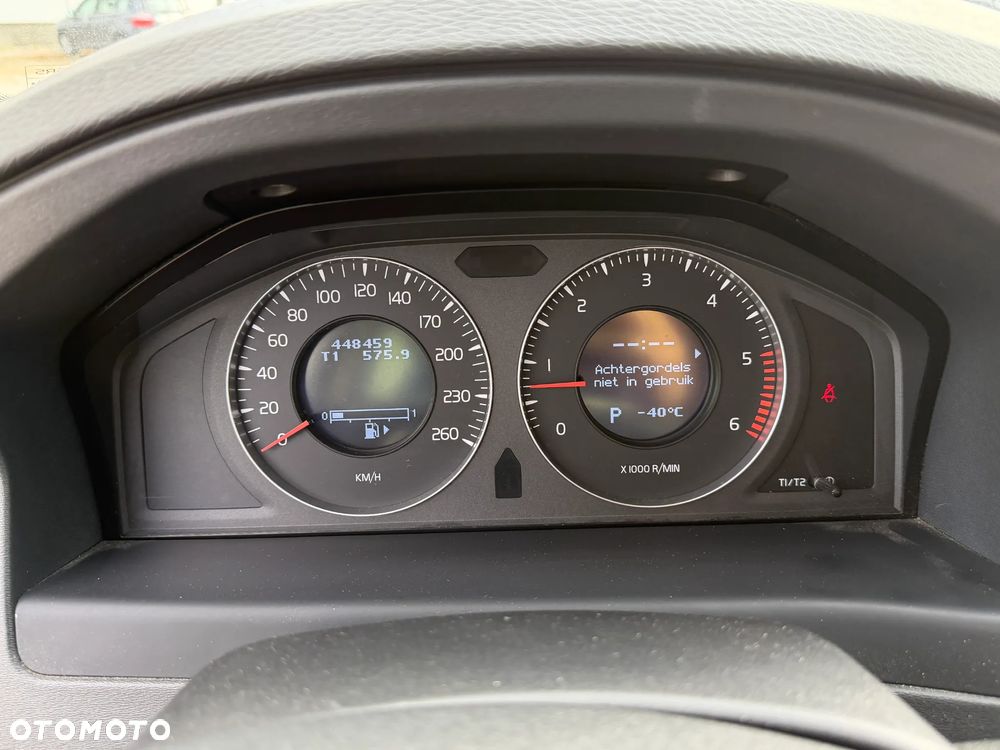 Volvo V70 2.4D Momentum - 29