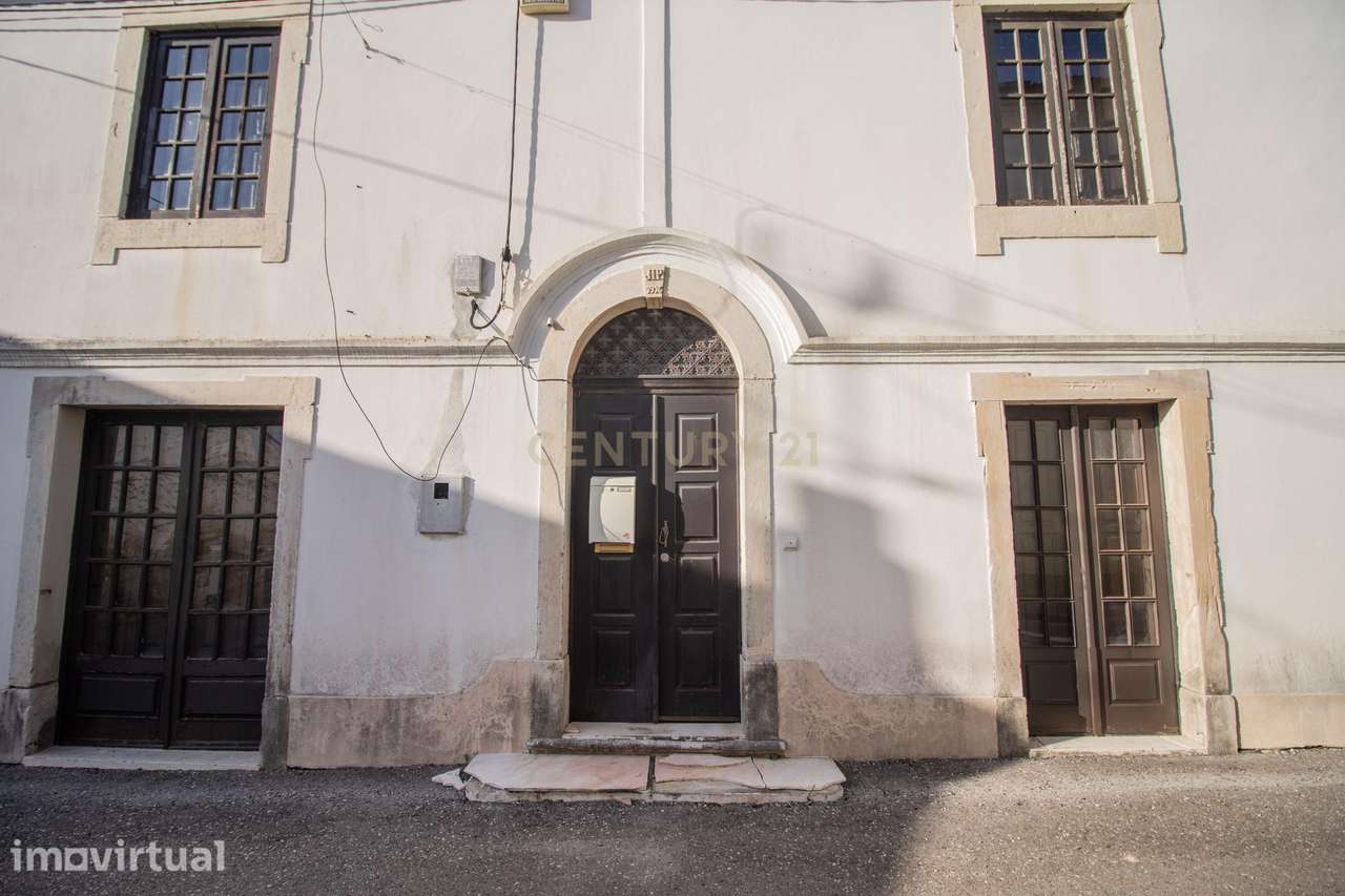 Moradia de traça antiga Portuguesa, com terraço e pátio interior - Grande imagem: 2/34