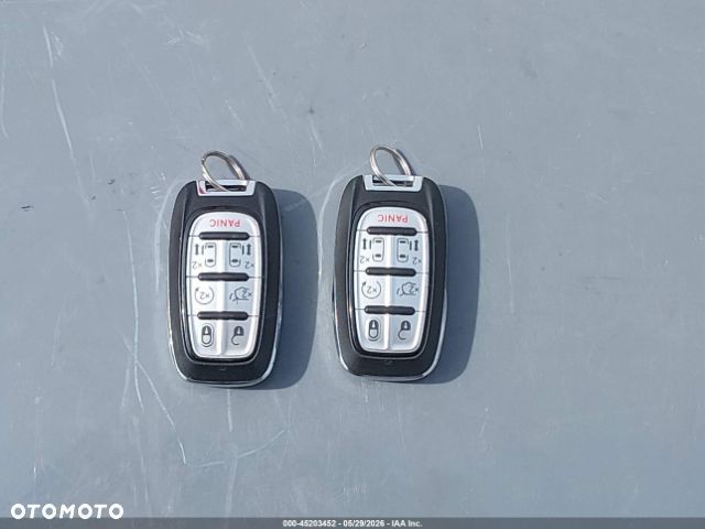 Chrysler Pacifica - 10