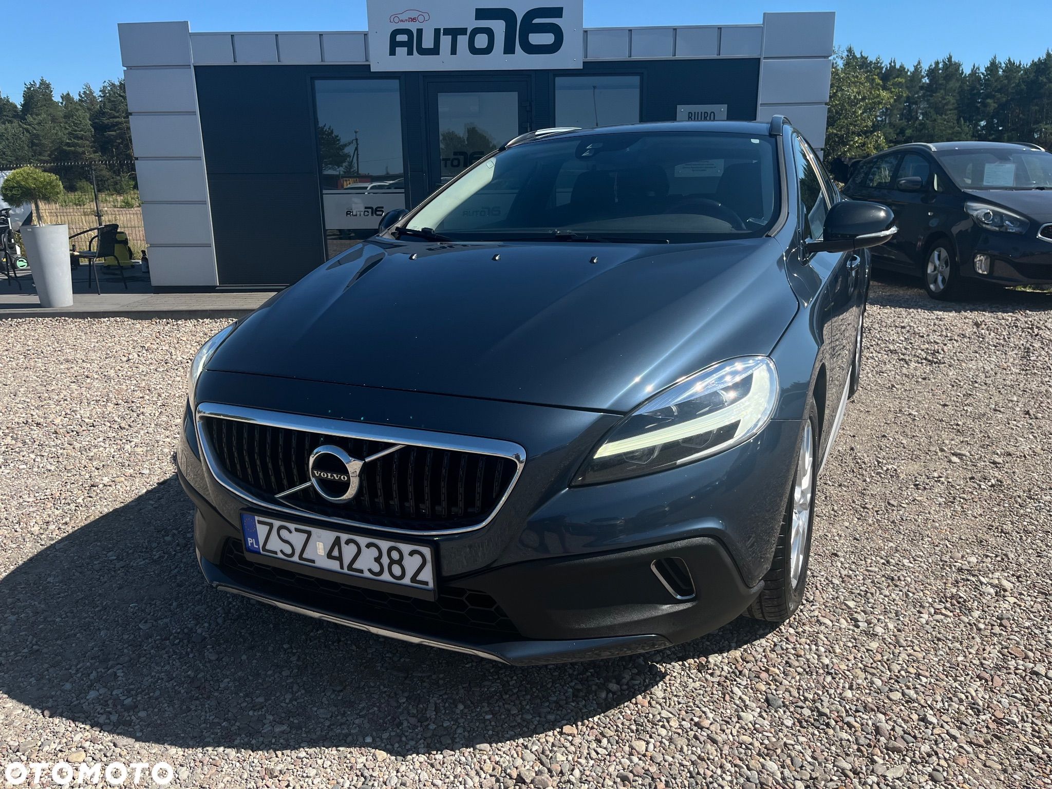 Volvo V40 Cross Country D2 Drive-E Summum - 1