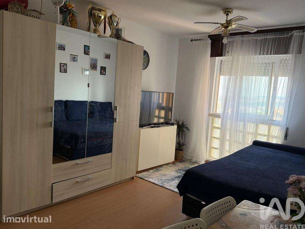 Apartamento T1 em Santo António dos Cavaleiros e Frielas de 47 m2 - Grande imagem: 5/26