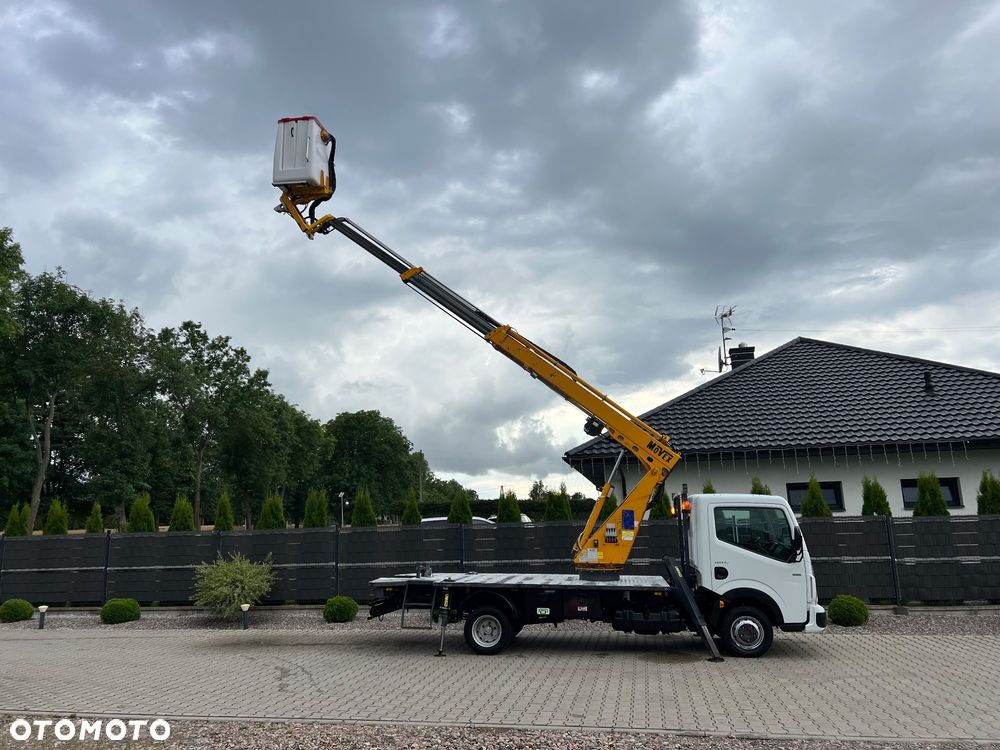 Renault Maxity - 11