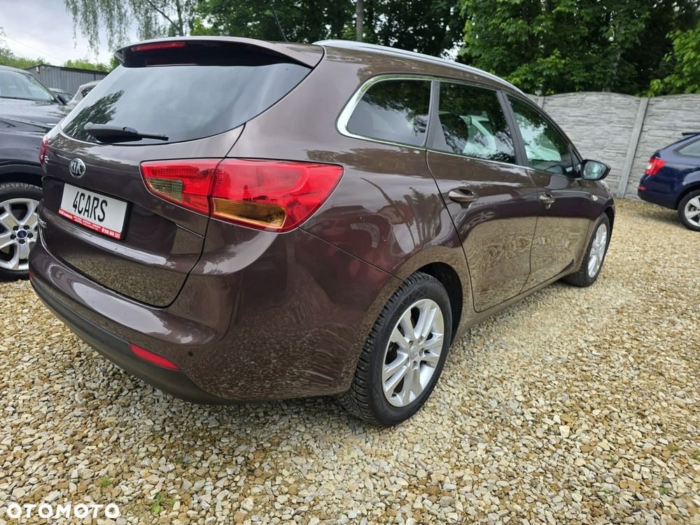 Kia Ceed - 36