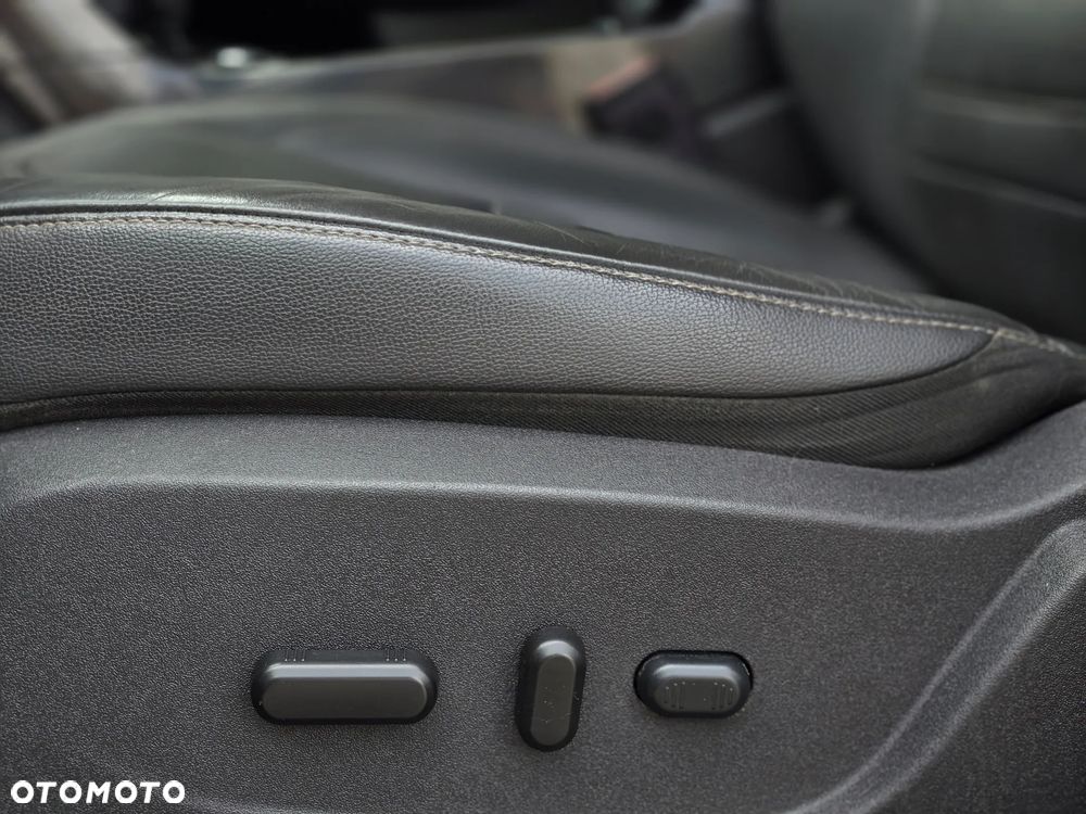 Ford Kuga - 17