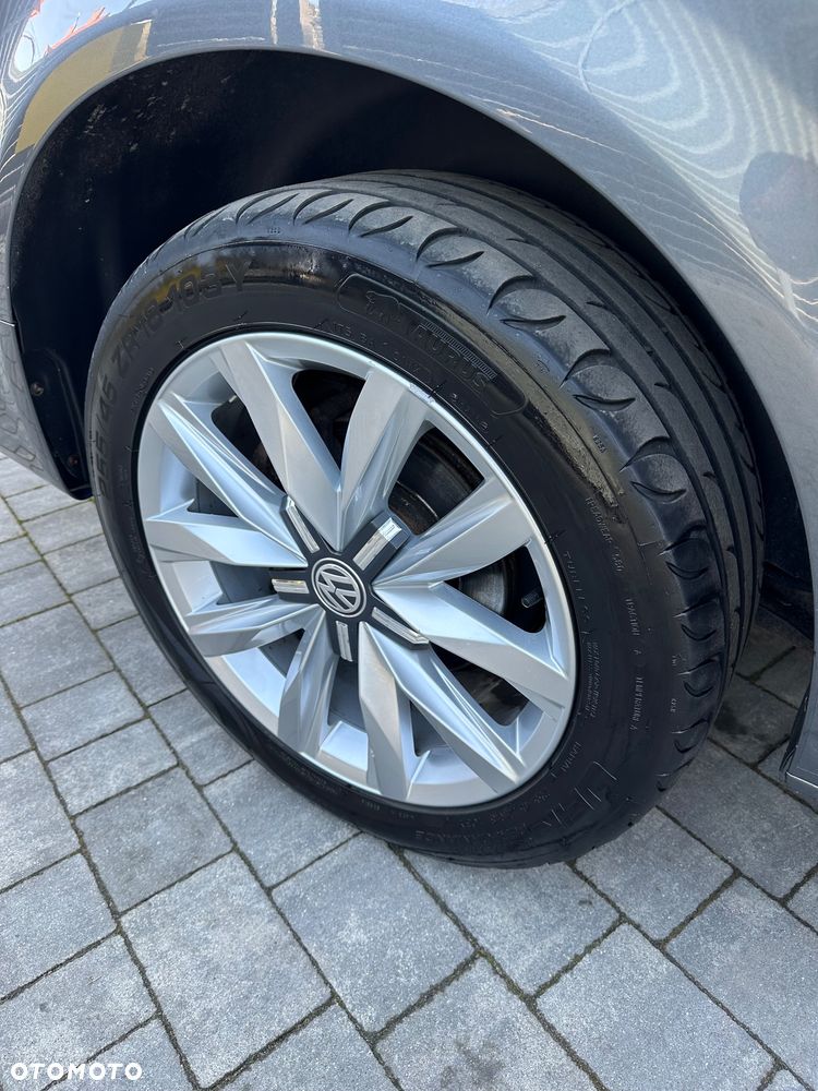 Volkswagen Multivan - 15