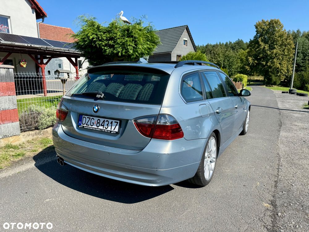 BMW Seria 3 325i Touring - 4