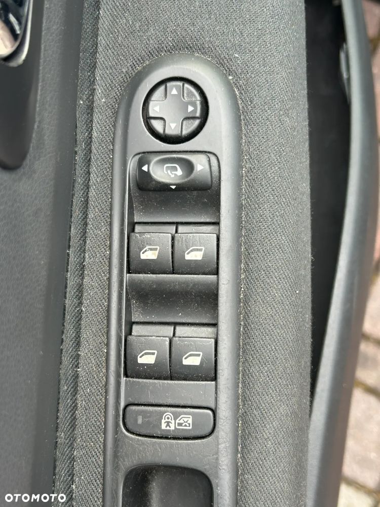 Peugeot 5008 155 THP Style - 30
